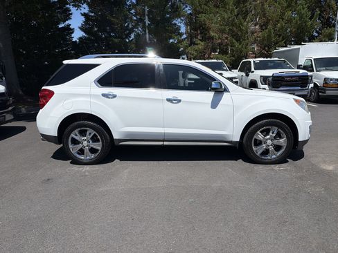 Used 2011 Chevrolet Equinox LTZ FWD image 11