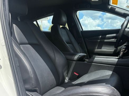 Used 2021 MAZDA MAZDA3 s image 14