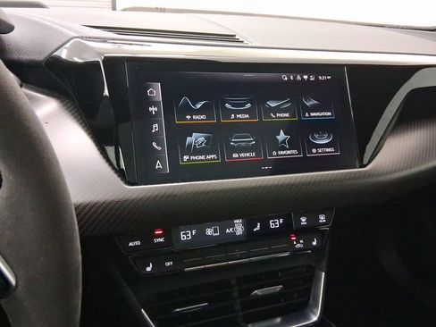 Used 2022 Audi e-tron GT Premium Plus w/ Performance Package image 23