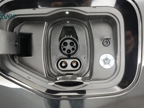 Used 2023 Ford F150 Lightning Lariat w/ Equipment Group 511A High image 18