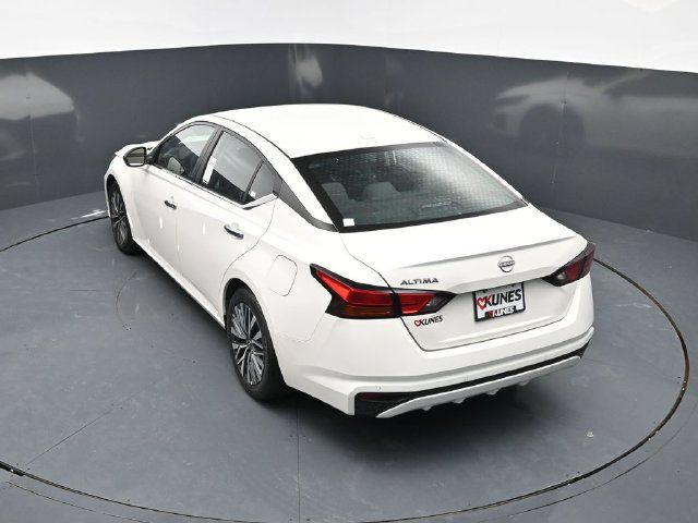 Used 2025 Nissan Altima 2.5 SV FWD image 36