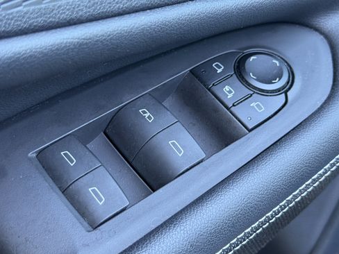 Used 2024 Chevrolet Blazer EV LT AWD/4WD image 7