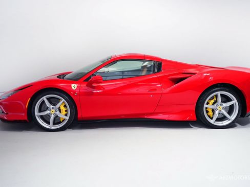 Used 2021 Ferrari F8 Tributo RWD image 4