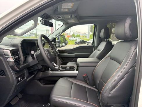 New 2026 Ford F250 Lariat w/ Black Appearance Package AWD/4WD image 9