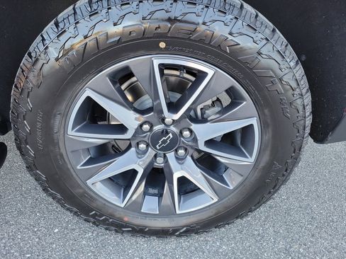 Used 2023 Chevrolet Tahoe Z71 w/ Luxury Package image 27