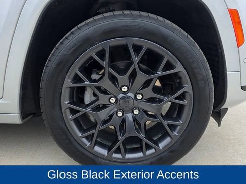 Used 2024 Jeep Grand Cherokee L Summit image 12