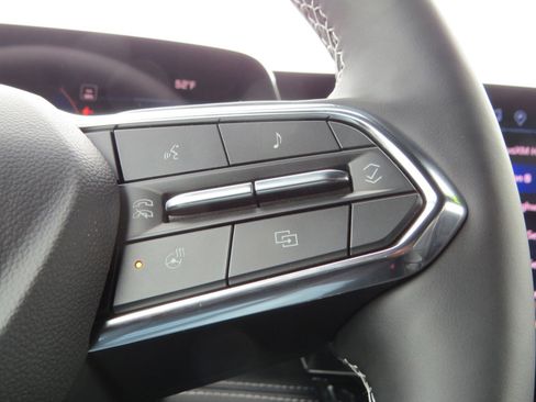 New 2025 Chevrolet Blazer EV LT image 23