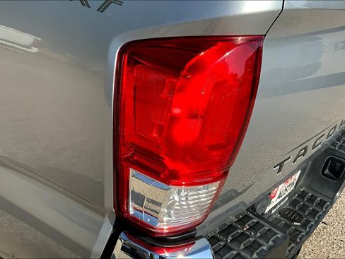 Used 2017 Toyota Tacoma SR5 w/ Tow Package RWD image 28