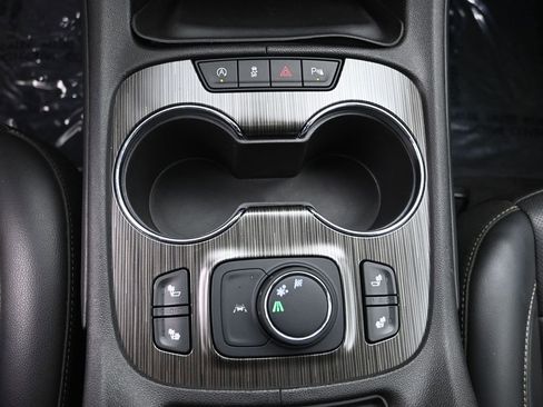 Certified 2023 GMC Acadia SLT image 18