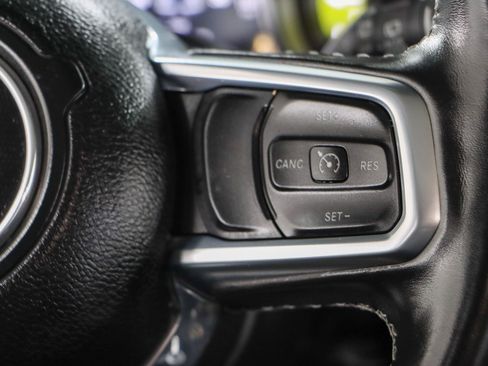 Used 2023 Jeep Wrangler Unlimited Sahara w/ Cold Weather Group AWD/4WD image 16