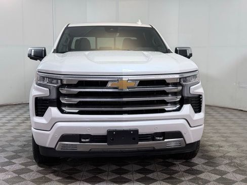 Used 2024 Chevrolet Silverado 1500 High Country w/ High Country Premium Package image 9