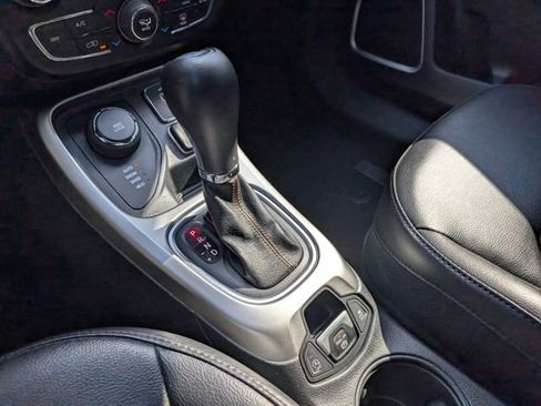 Used 2021 Jeep Compass Latitude w/ Convenience Group image 18