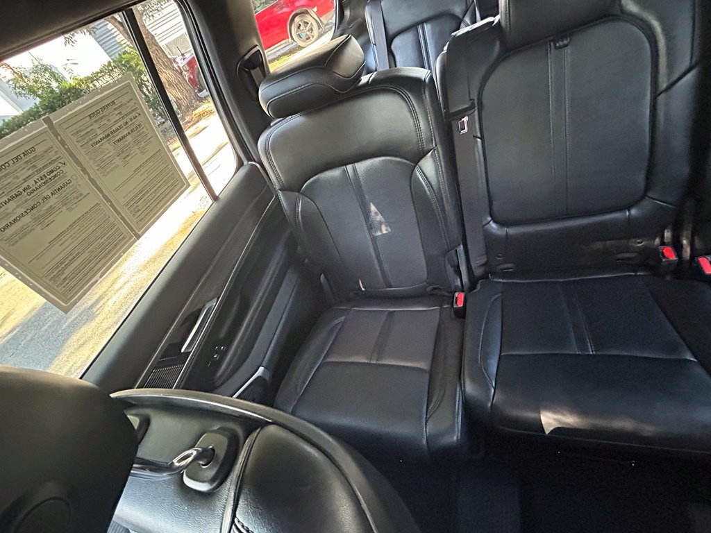 Used 2024 Jeep Wagoneer Series II w/ Flexible Seating Group RWD image 12