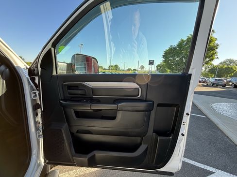 Used 2022 RAM 2500 Tradesman AWD/4WD image 39