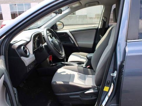 Used 2014 Toyota RAV4 LE AWD/4WD image 12