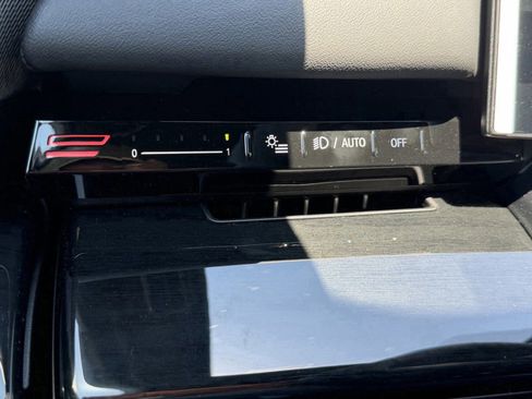 New 2026 BMW 530i xDrive w/ M Sport Package AWD/4WD image 33