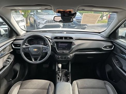 Used 2023 Chevrolet TrailBlazer LT w/ Convenience Package FWD image 10