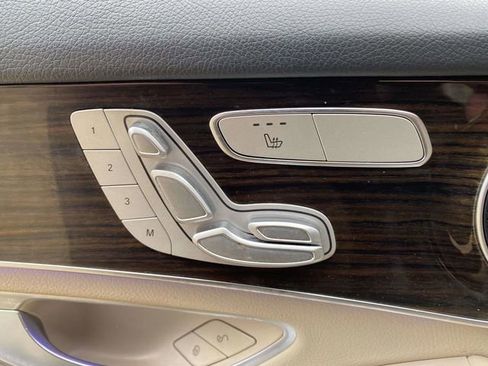 Used 2021 Mercedes-Benz GLC 300 image 13