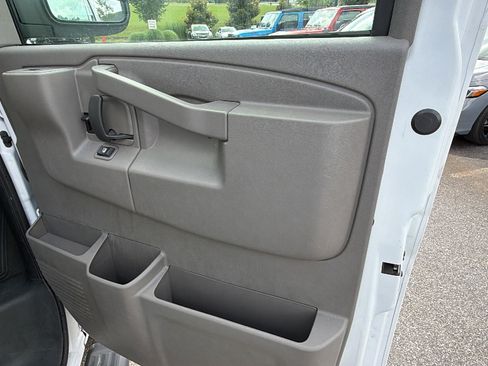 Used 2025 GMC Savana 3500 LT w/ LT Preferred Equipment Group RWD image 20