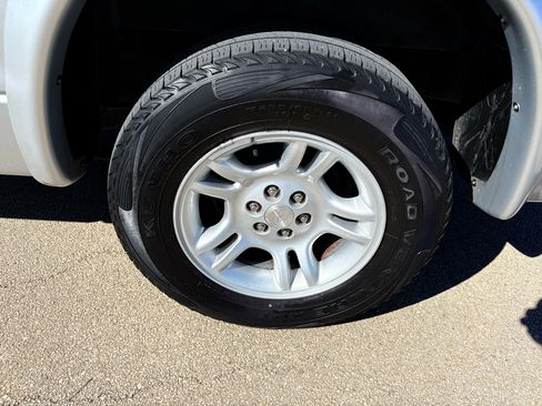 Used 2004 Dodge Dakota Club Cab 2WD w/ Tire & Handling Group image 14