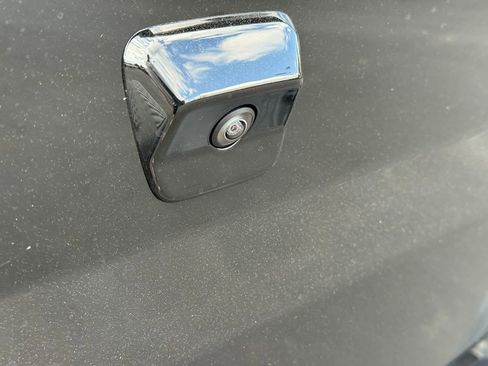 New 2025 Jeep Gladiator Sport image 13