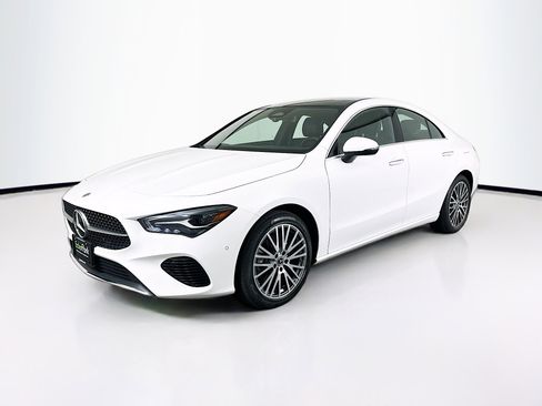 Used 2025 Mercedes-Benz CLA 250 image 3
