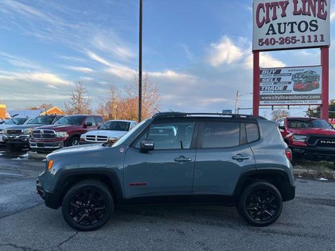 Used 2016 Jeep Renegade Trailhawk w/ Premium Trailhawk Package image 8