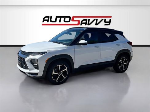 Used 2023 Chevrolet TrailBlazer RS w/ Sun and Liftgate Package image 3