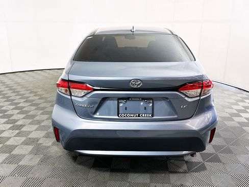 Used 2022 Toyota Corolla LE image 4