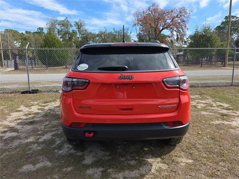 Used 2021 Jeep Compass Trailhawk image 4