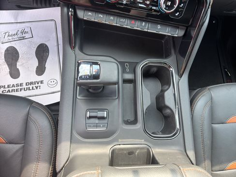 Used 2023 GMC Sierra 1500 AT4 w/ Technology Package AWD/4WD image 14