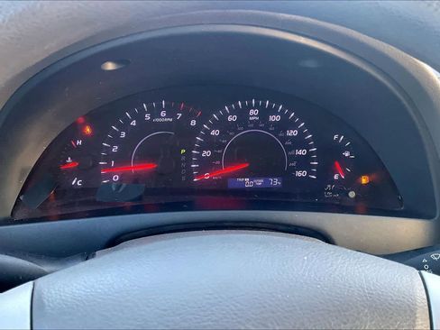 Used 2010 Toyota Camry LE image 17