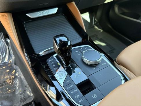 Used 2025 BMW X4 xDrive30i image 28