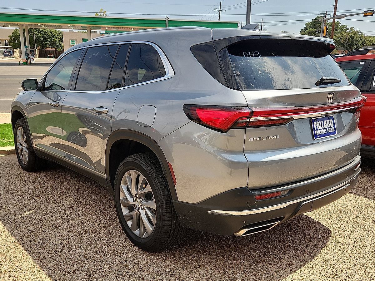 Used 2025 Buick Enclave Preferred FWD image 2