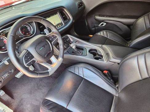 Used 2016 Dodge Challenger SRT RWD image 7