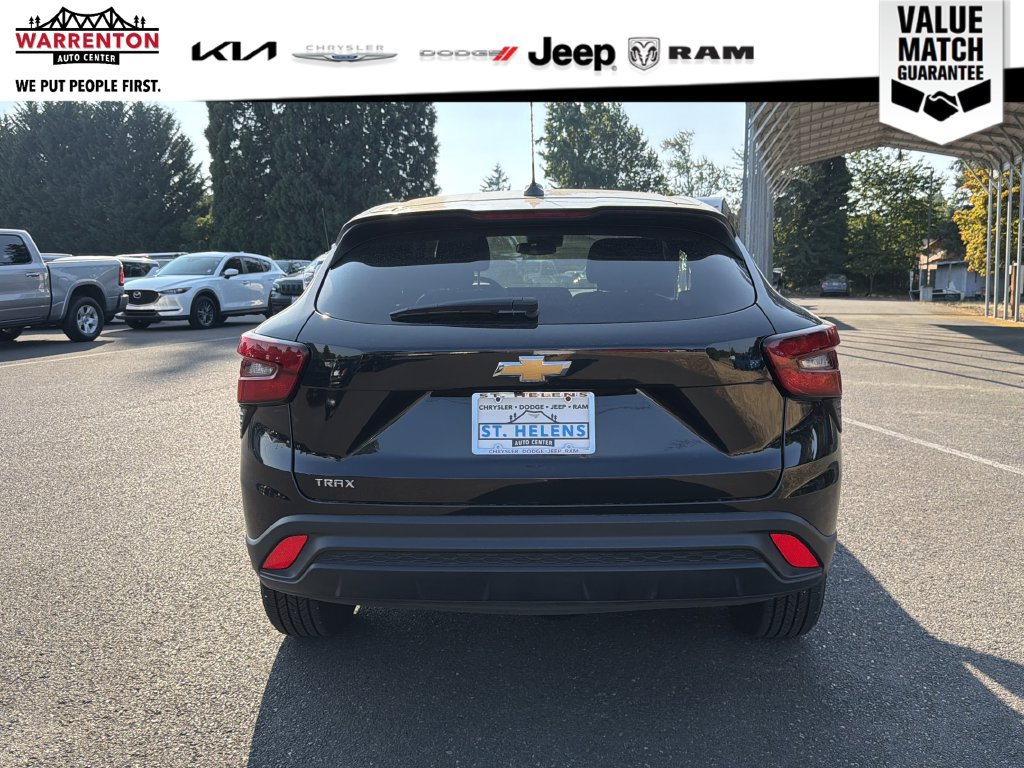 Used 2024 Chevrolet Trax LS FWD image 5