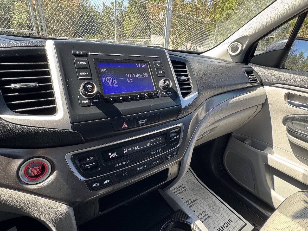 Used 2017 Honda Pilot LX image 35