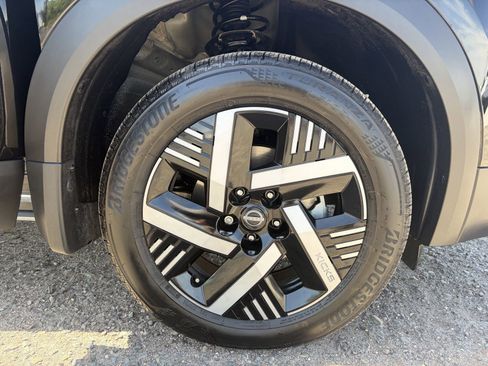 Used 2025 Nissan Kicks SV image 10