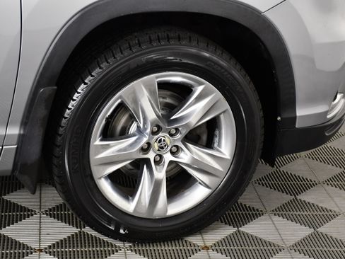 Used 2016 Toyota Highlander Limited w/ Driver Technology Package AWD/4WD image 53