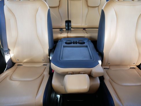 Certified 2024 Kia Carnival LX image 12