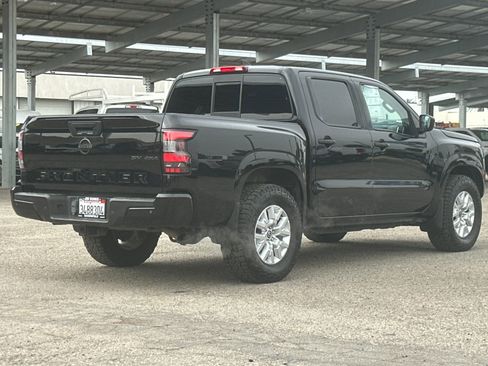 Used 2022 Nissan Frontier SV w/ SV Premium Package image 4