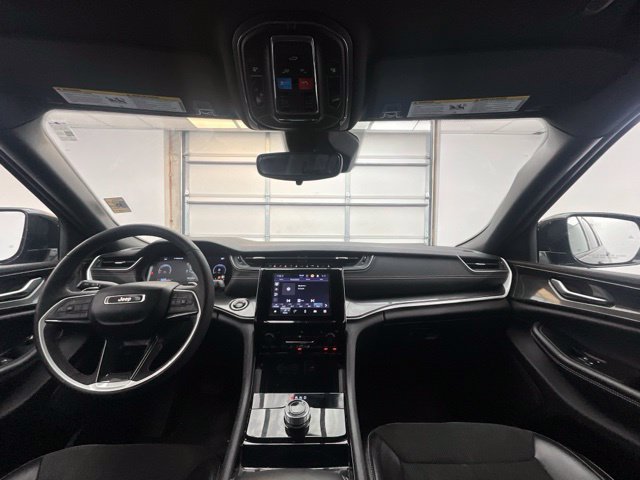 Used 2023 Jeep Grand Cherokee L Laredo AWD/4WD image 4