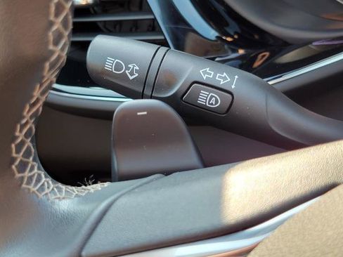 Used 2023 Buick Envision Avenir AWD/4WD image 17