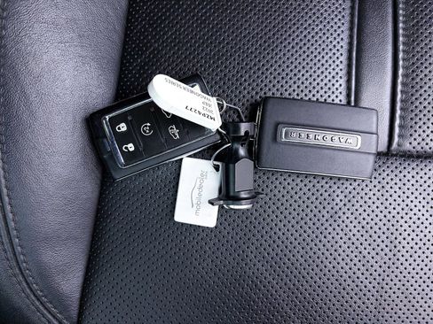 Used 2022 Jeep Wagoneer Series III w/ Premium Group I image 46