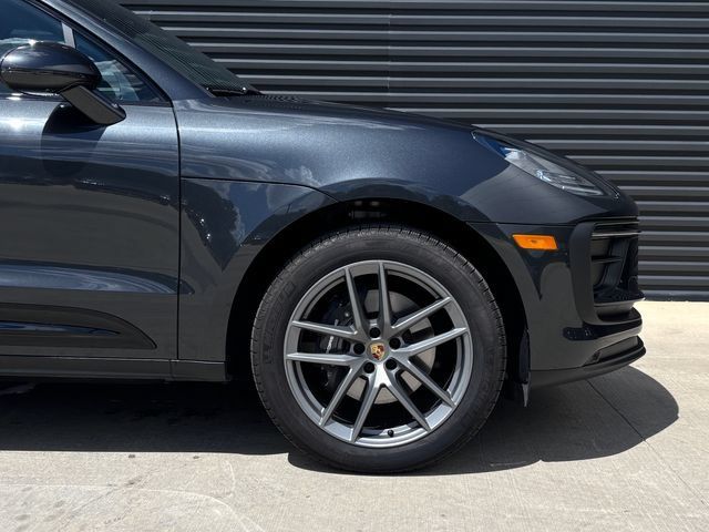 Certified 2026 Porsche Macan AWD/4WD image 11