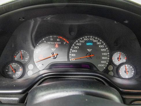 Used 2000 Chevrolet Corvette Convertible w/ Memory Pkg RWD image 28