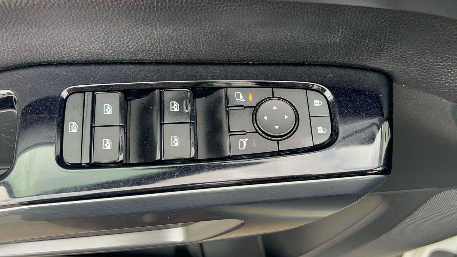Used 2024 Nissan Pathfinder SL AWD/4WD image 22