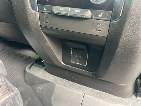 Used 2025 GMC Yukon XL Denali w/ Sun & Power Step Package AWD/4WD image 37