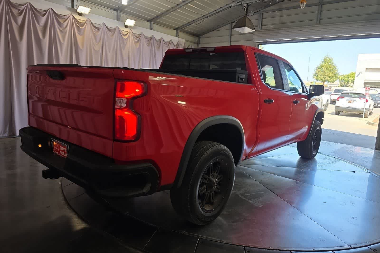 Used 2023 Chevrolet Silverado 1500 ZR2 AWD/4WD image 3