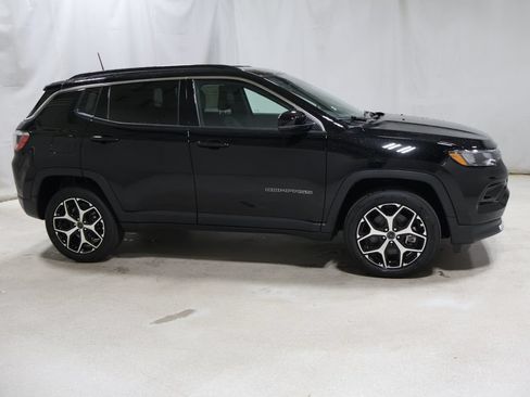 New 2026 Jeep Compass Limited AWD/4WD image 8